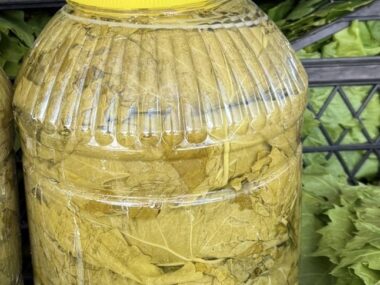 1 tane bidon 3 kg Salamura yaprak